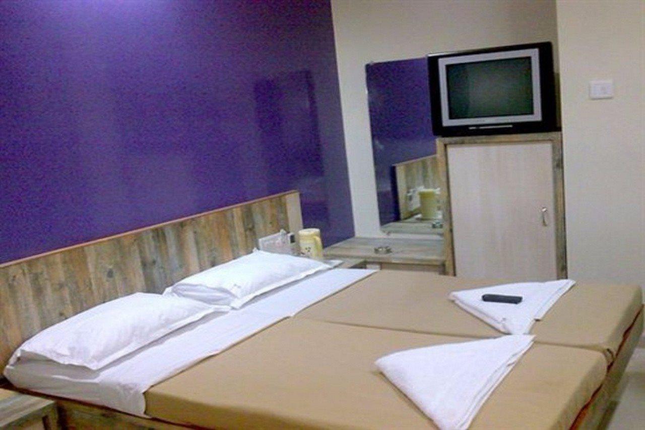 Fabhotel Galaxy Suite Mumbai Exterior photo