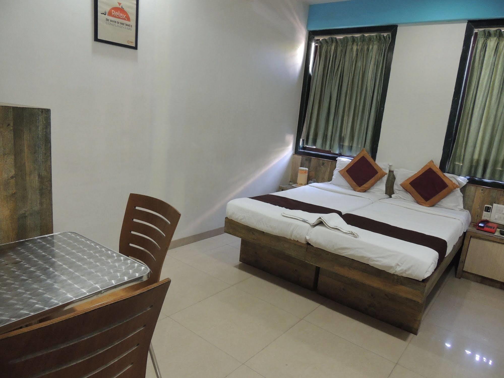 Fabhotel Galaxy Suite Mumbai Exterior photo