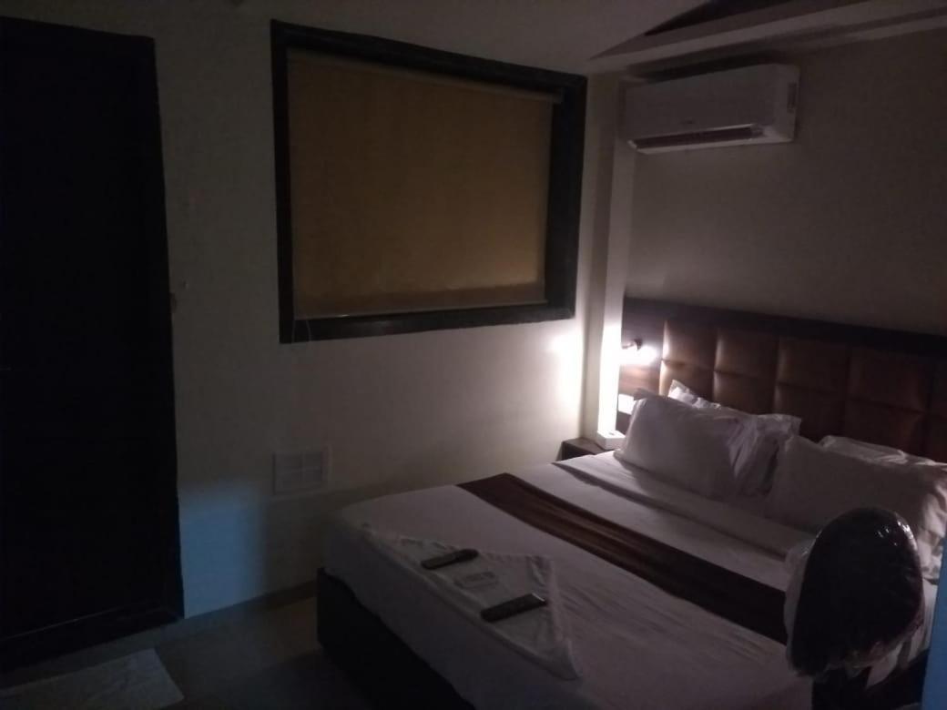 Fabhotel Galaxy Suite Mumbai Exterior photo